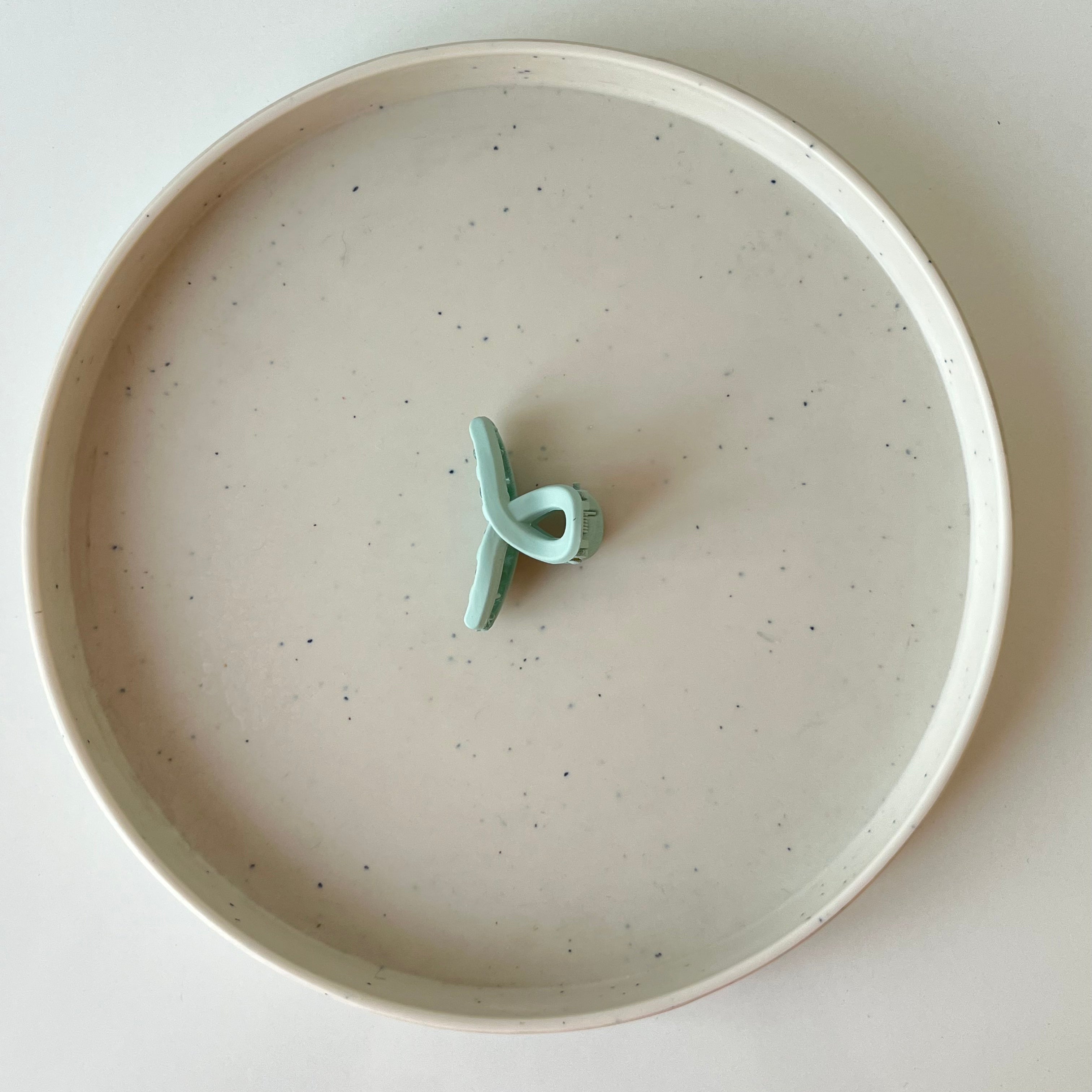 Matte Twist – Small Hair Claw